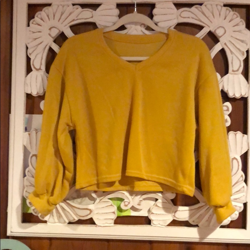 Crop mustard sweater size M